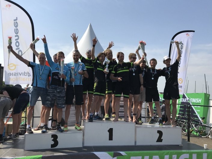 - UHTT Podium Almere Duin 705x529 - Nieuws -